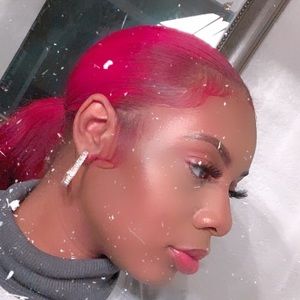 Meet your Posher, Niya